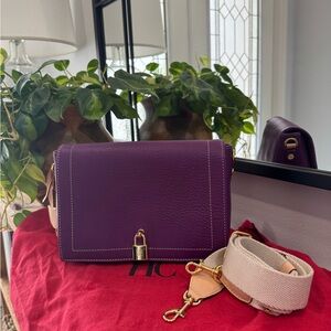 CAROLINA HERRERA/ Andy Locked Crossbody medium shoulder bag (authentic)